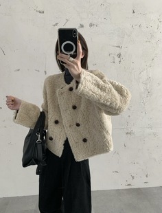 韩代短款 新温柔风保暖休闲上衣 双排扣皮毛一体毛毛外套女2025冬季