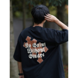 黑色