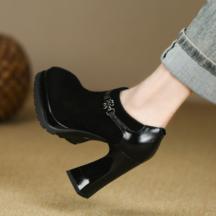 2026年春季羊猄皮超高粗跟磨砂皮带金属装饰复古侧拉链深口单鞋女