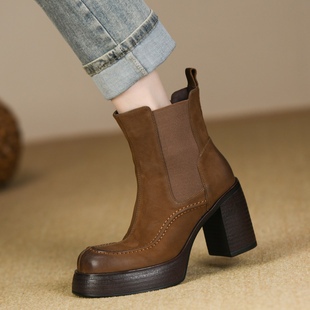 2025年冬季新款他头层牛皮超高跟粗跟圆头拼接松紧口切尔西短靴女