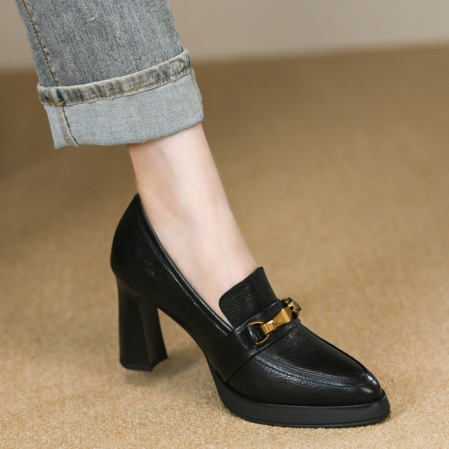 黑色尖头深口单鞋女粗跟春秋真皮一脚蹬金属扣厚底高跟鞋女8.5cm