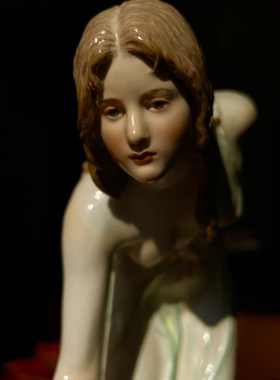 梅森meissen大型瓷偶保龄球少女新艺术时期玩球女孩