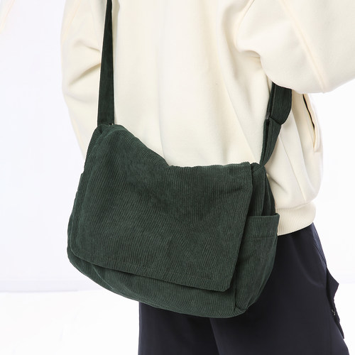 韩版灯芯绒大容量通勤单肩包女