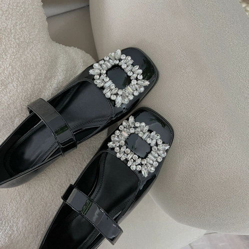 2022新款中跟ur同款漆皮女平底鞋