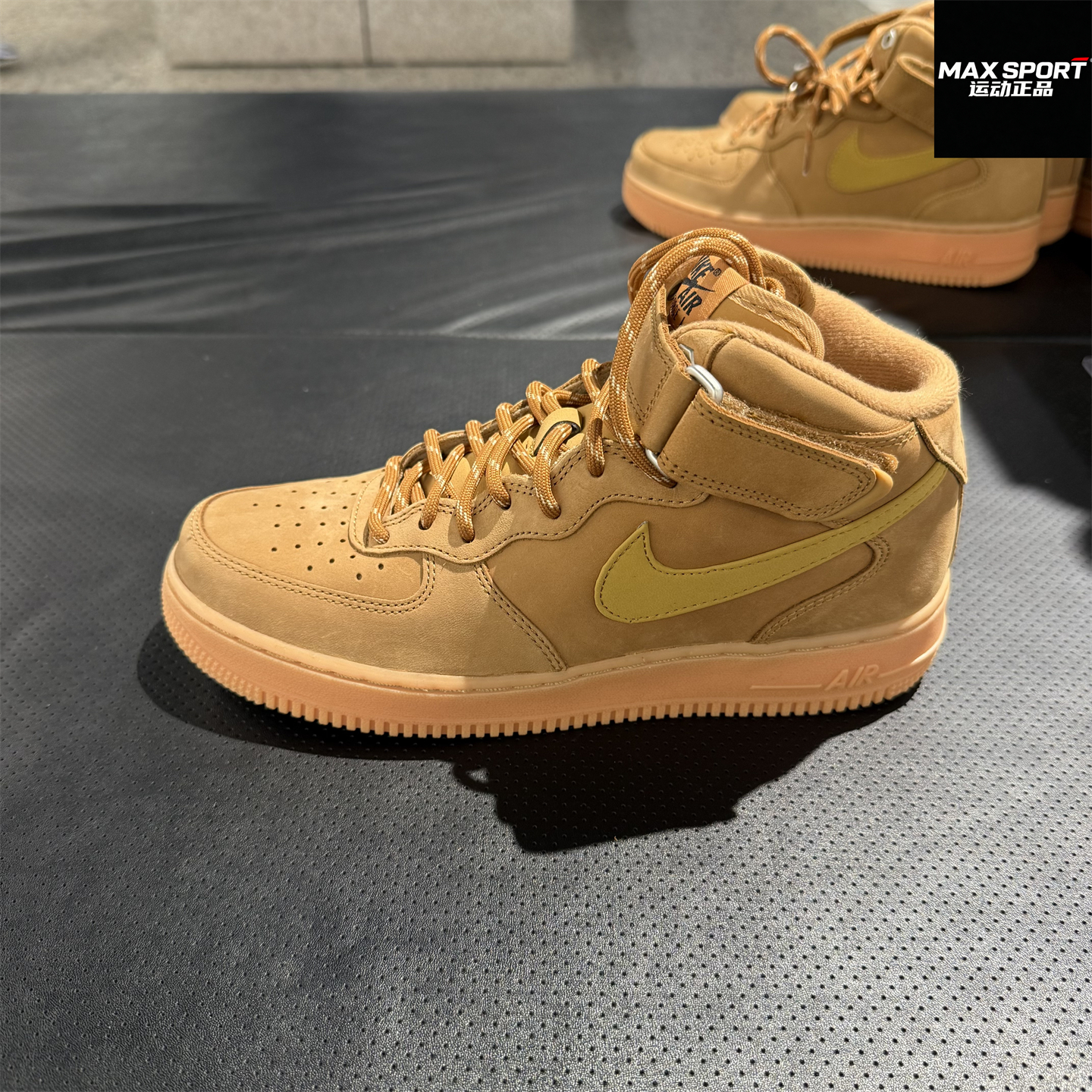 耐克男子板鞋空军一号运动休闲鞋