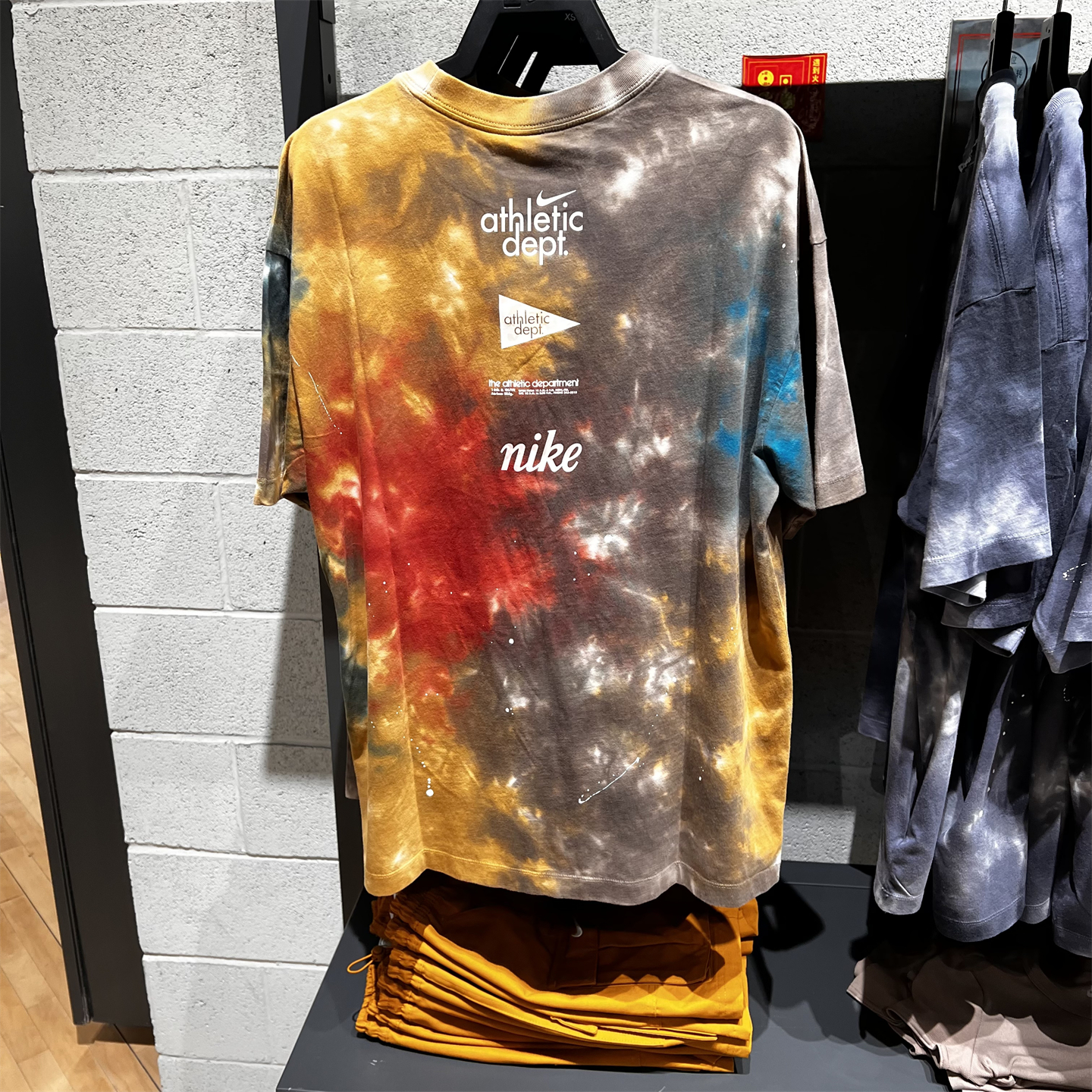 耐克女子休闲短袖扎染T恤