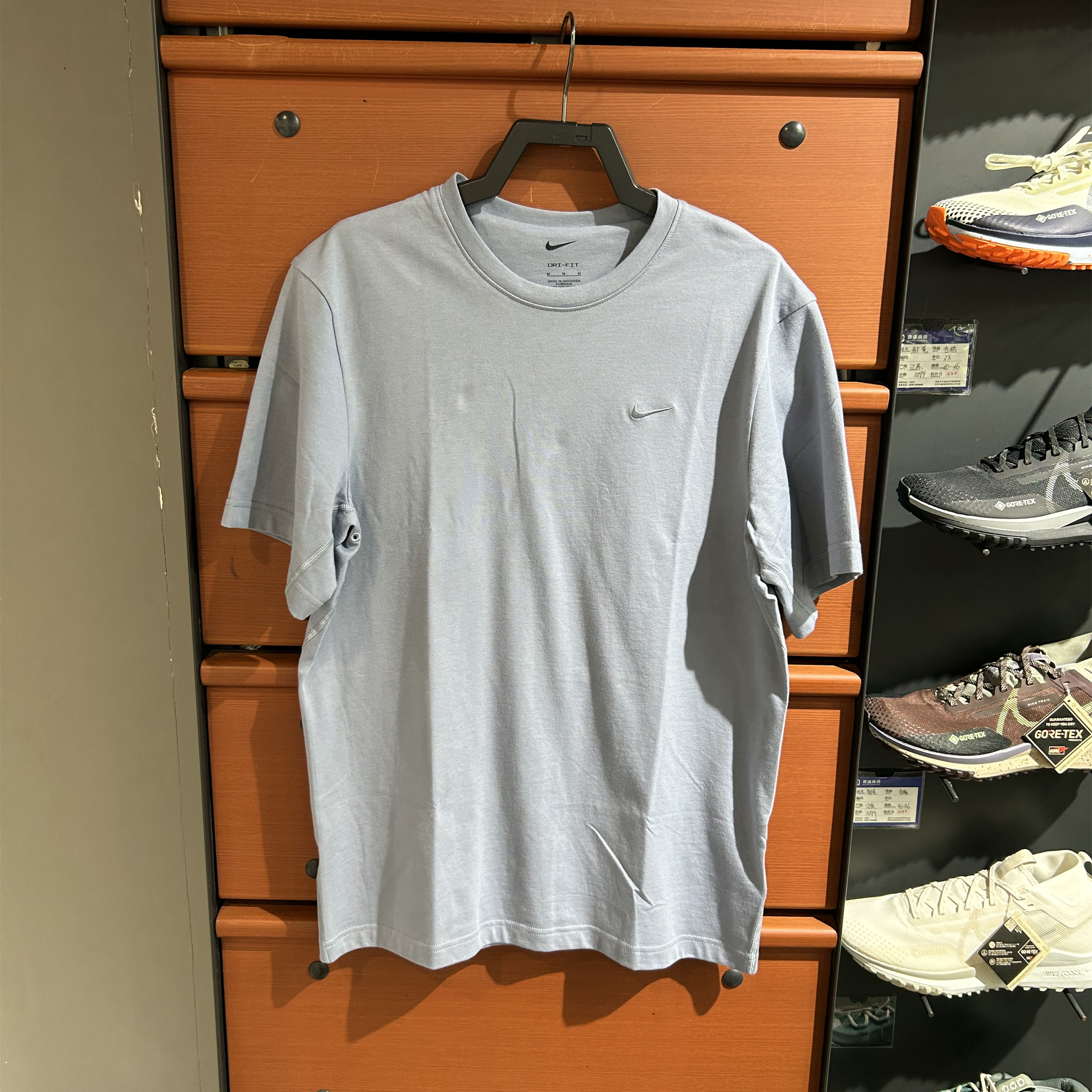 Nike/耐克休闲圆领短袖T恤