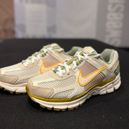 正品Nike耐克女子经典低帮透气缓震耐磨运动休闲跑步鞋FQ6868-181
