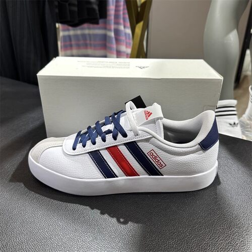 Adidas/阿迪达斯男子耐磨板鞋