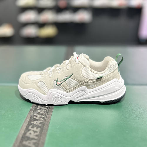 Nike/耐克经典低帮耐磨休闲鞋