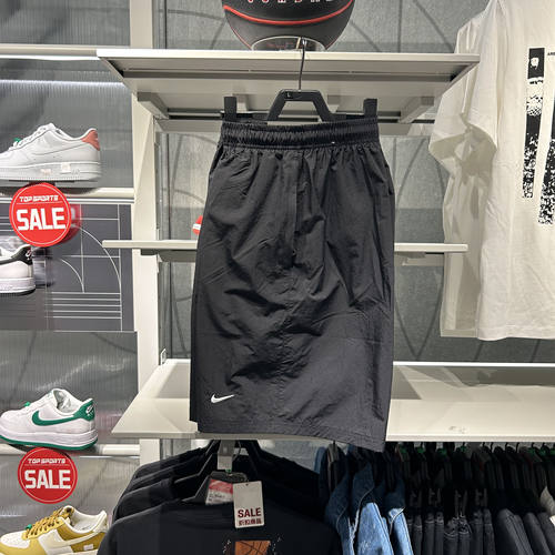 Nike/耐克时尚百搭梭织短裤