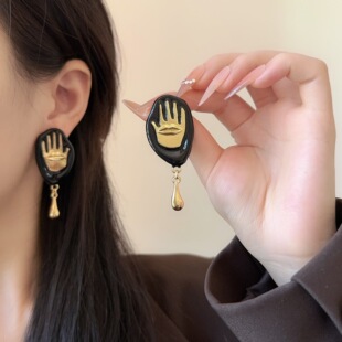 欧美浮夸黑色滴油手掌嘴唇吊坠耳环女文艺珐琅独特中古水滴耳饰