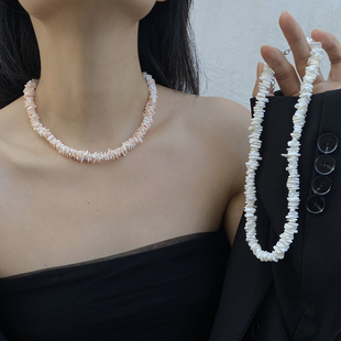 日韩天然碎石短项链女极简高级感性冷淡风不规则贝壳白粉串珠项链