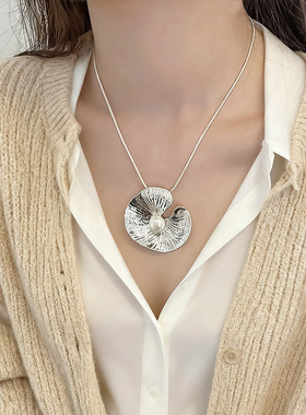 复古纹理金属荷叶花朵仿珍珠项链