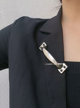 夸张金属女门把手胸针别针