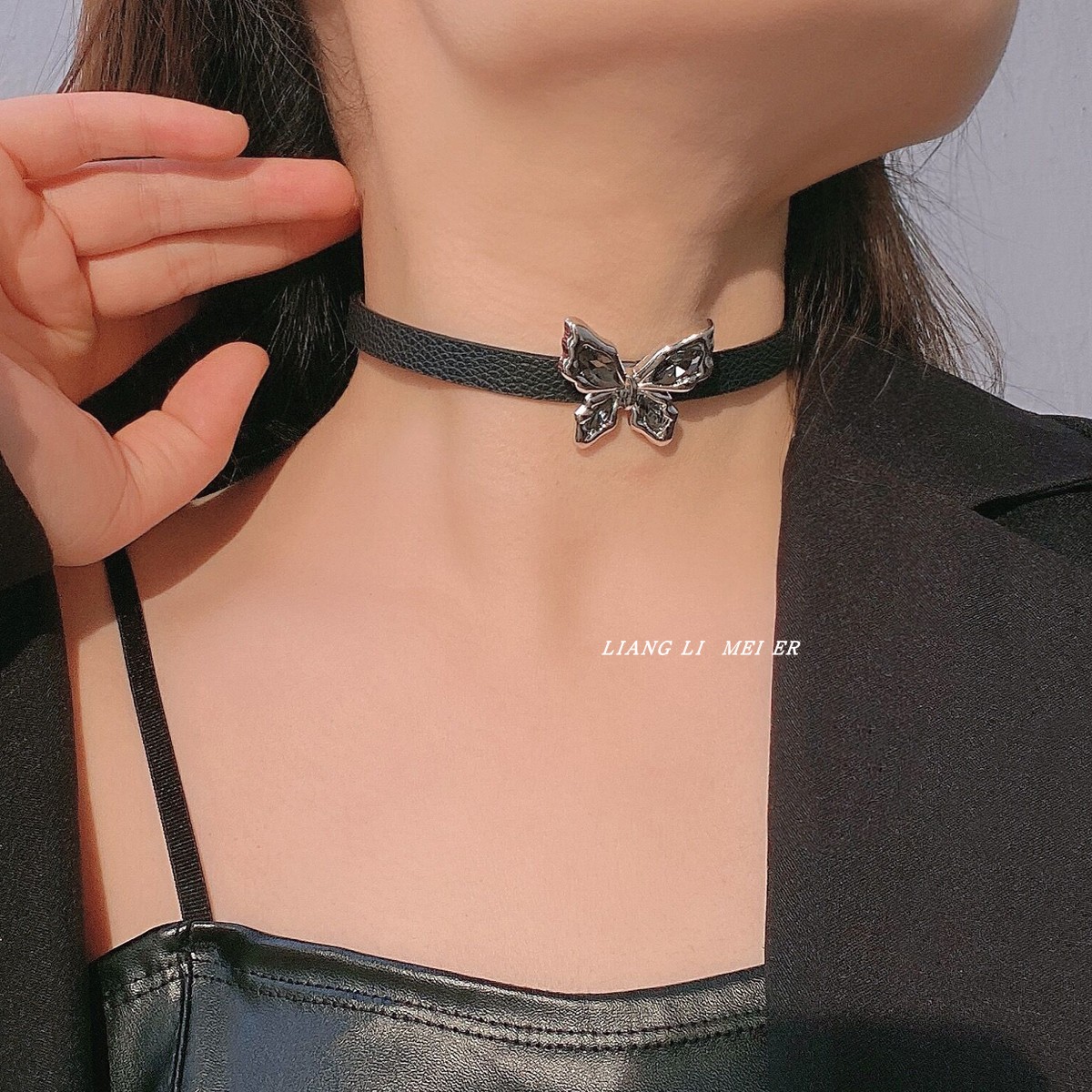 金属皮质女蝴蝶皮质镶钻项圈颈链