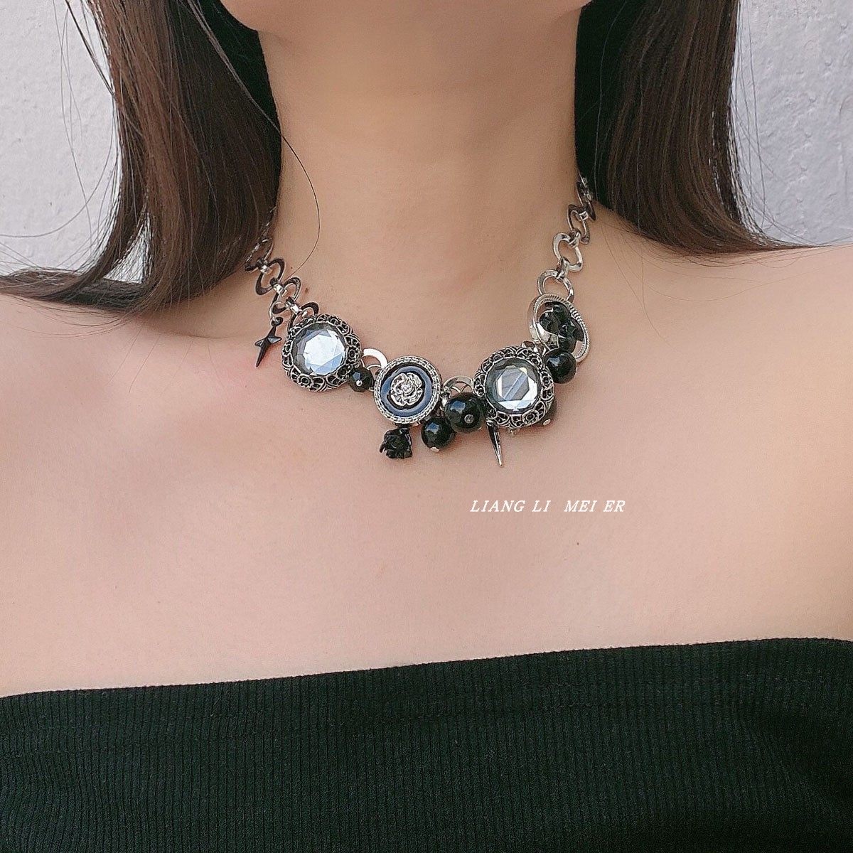 金属短款黑色纽扣项链