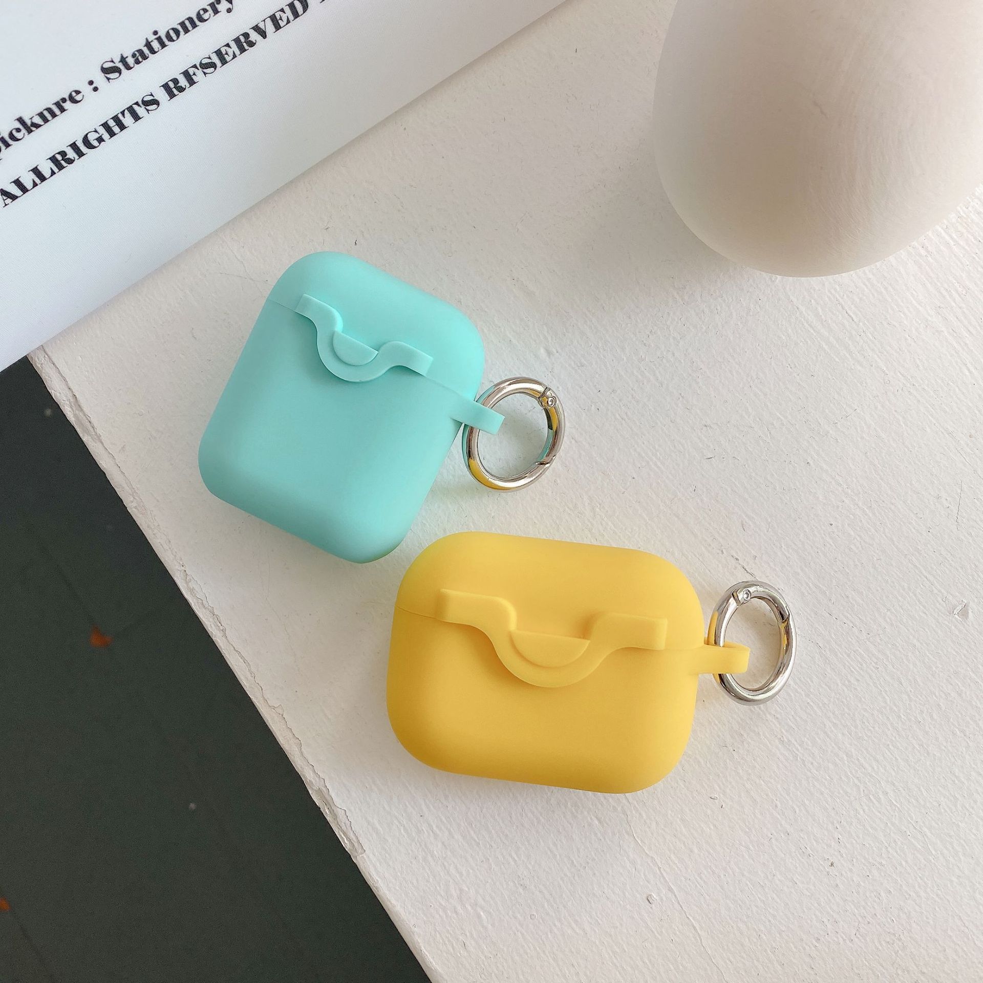 纯色带卡扣Airpods4代保护套