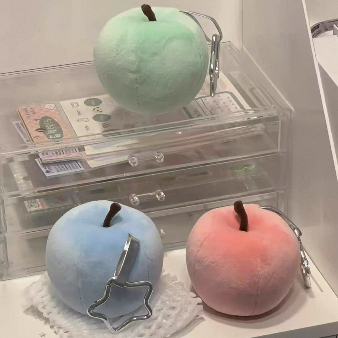 小红书同款可爱青苹果毛绒挂件高颜值钥匙扣包挂件装饰礼物送闺蜜图片
