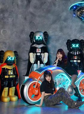 联名黑武士白兵kaws雕塑摆件