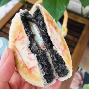 中秋老式黑芝麻馅手工土月饼酥皮脆皮苏式传统白皮糕点下午茶点心