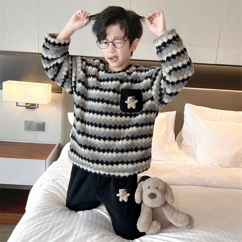 男童法兰绒家居服套装
