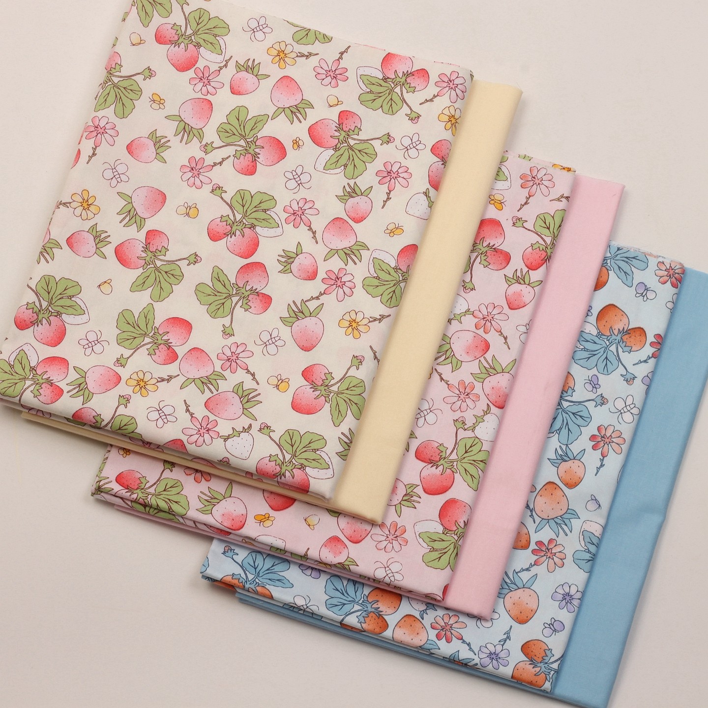 40支斜纹纯棉布料田园草莓花朵印花布手工服装儿童床品全棉面料,居家布艺,海绵垫/布料/面料/手工diy,淘宝优惠券,粉丝福利购,淘宝优惠卷