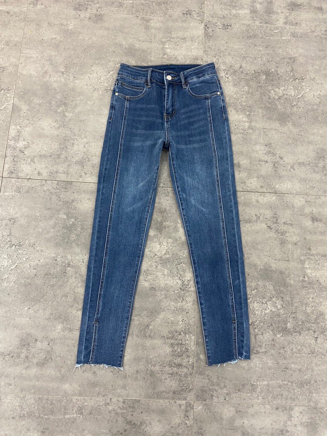 女士修身牛仔裤铅笔夏季显瘦百搭常规高腰