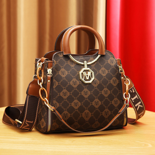 高级感斜挎水桶包女2025新款印花手提单肩包大容量通勤百搭小方包