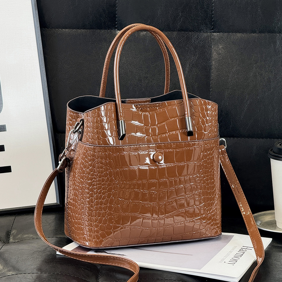 亮皮手提水桶包包女士2026新款轻奢小众贵气高级质感单肩斜挎包女