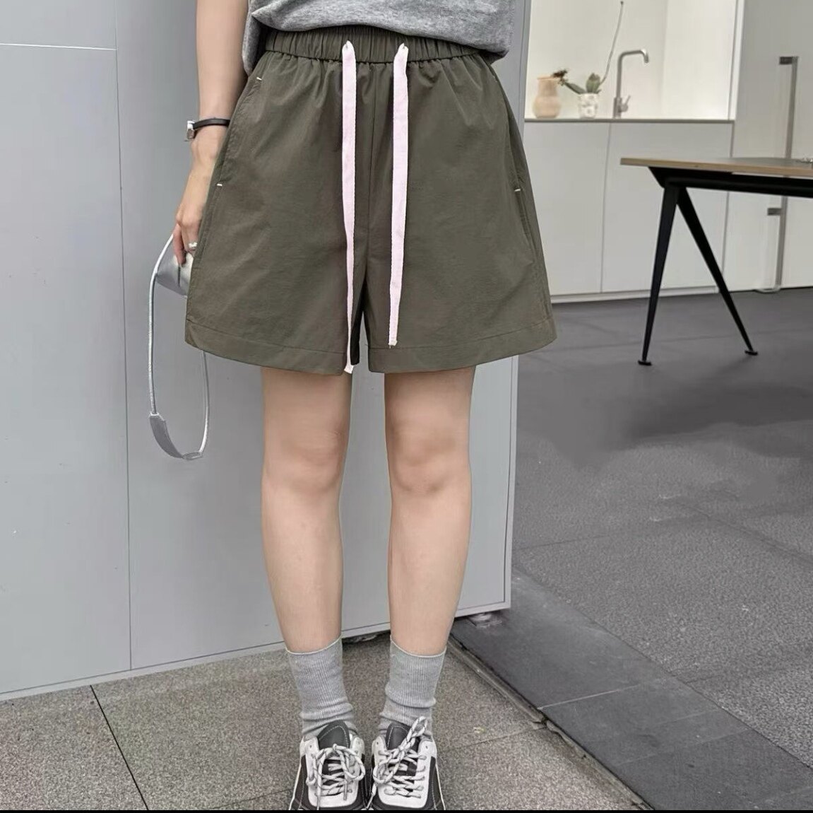 2026新款韩版百搭休闲裤女夏季宽松松紧腰系带直筒阔腿裤短裤子潮