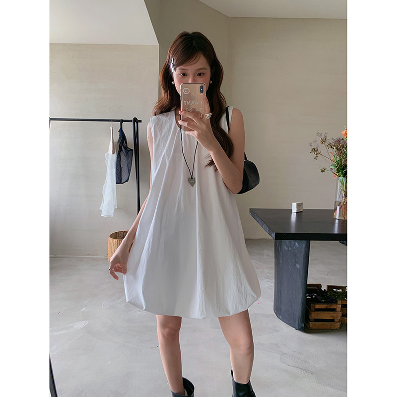 韩系穿搭简约白色纯棉无袖花苞裙女夏季新款小个子宽松背心连衣裙