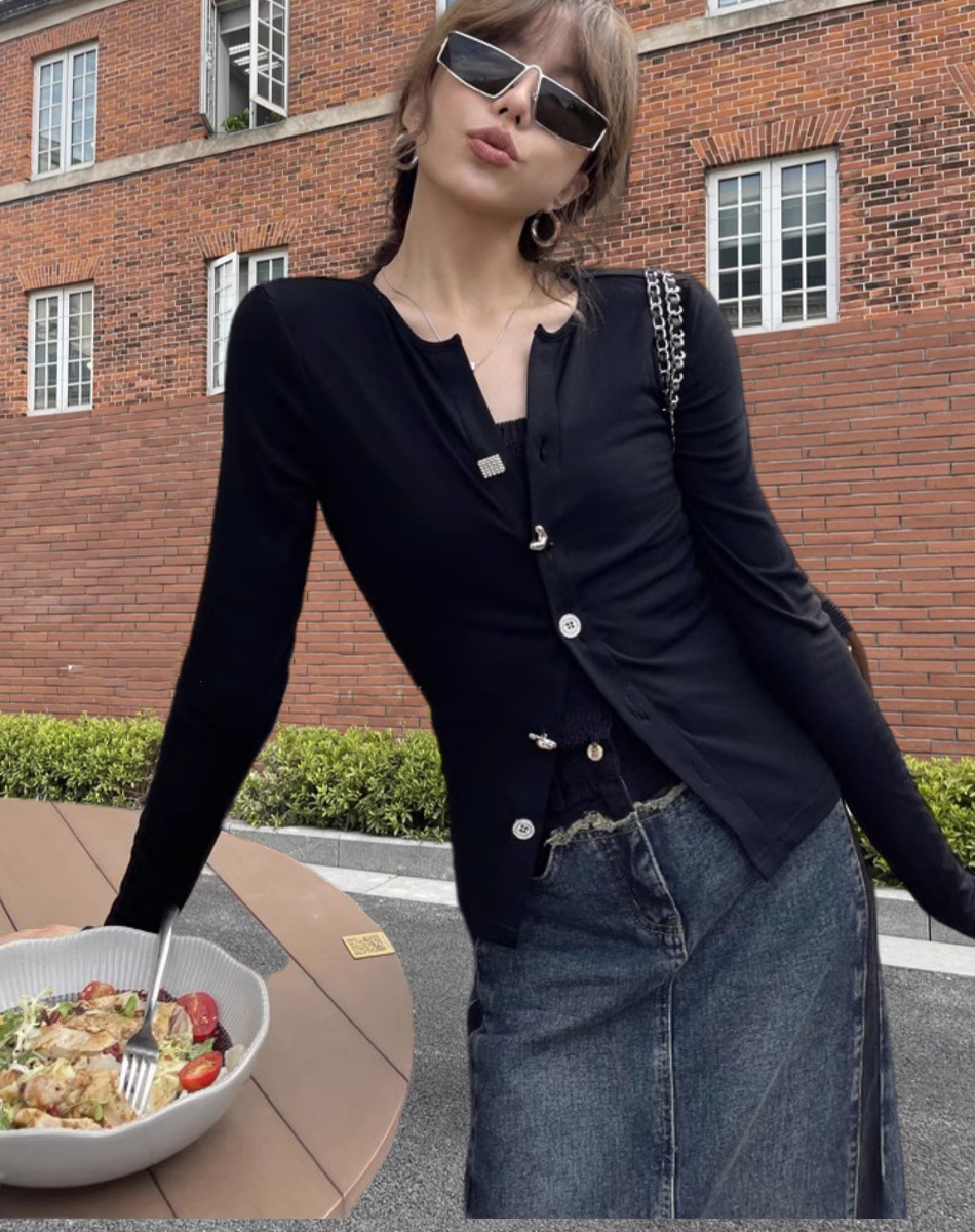 地球店黑色紧身长袖T恤女秋设计感小众气质v领显瘦短款开衫上衣