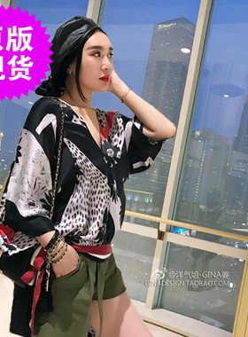 洋气新店 各种混搭大V领不规则底边短款夏花丝质衫 遮肉显高AC223