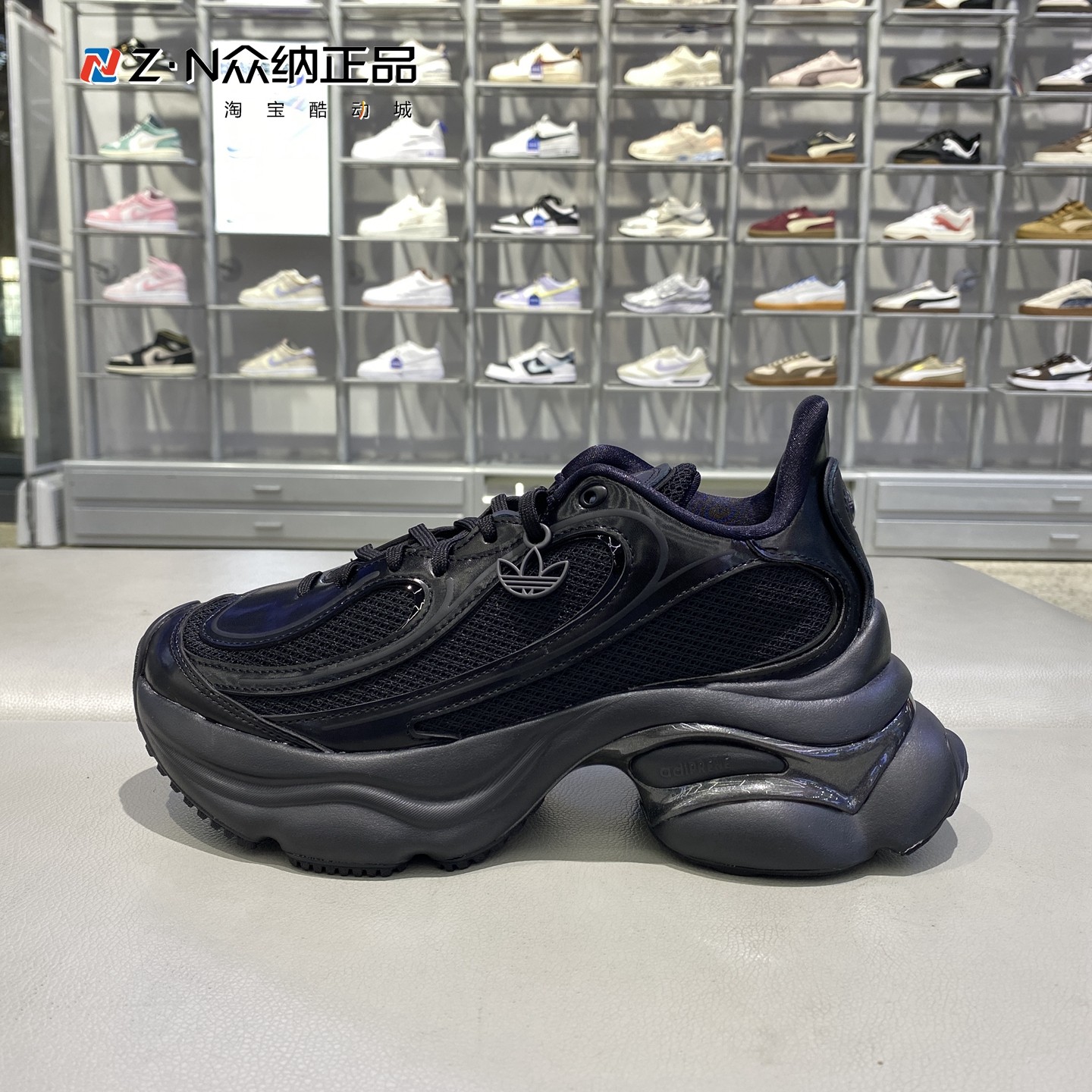 阿迪达斯三叶草女低帮休闲运动鞋