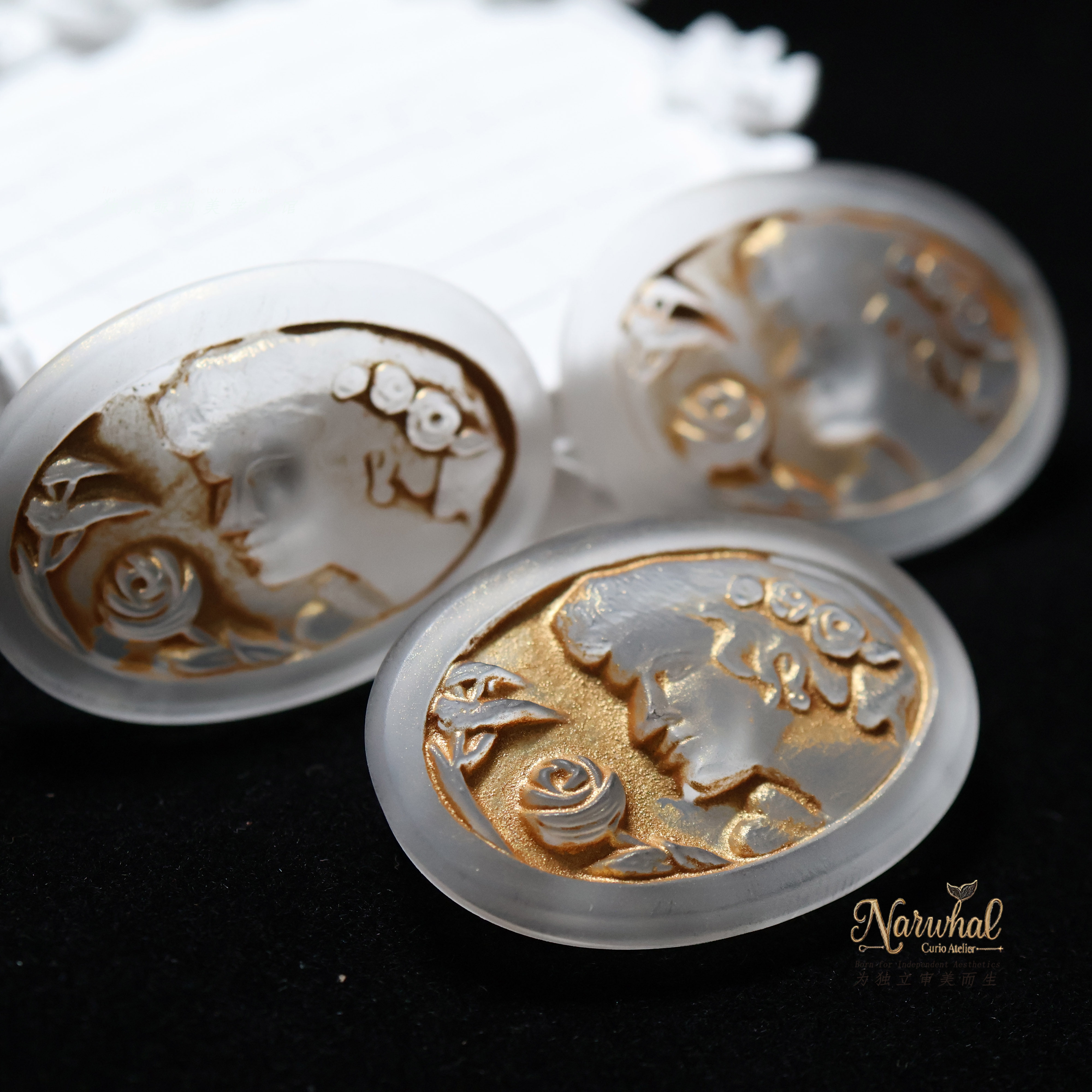 #爱人与玫瑰# 38mm捷克琉璃纽扣 磨砂半透浮雕沙画风格 饰品DIY
