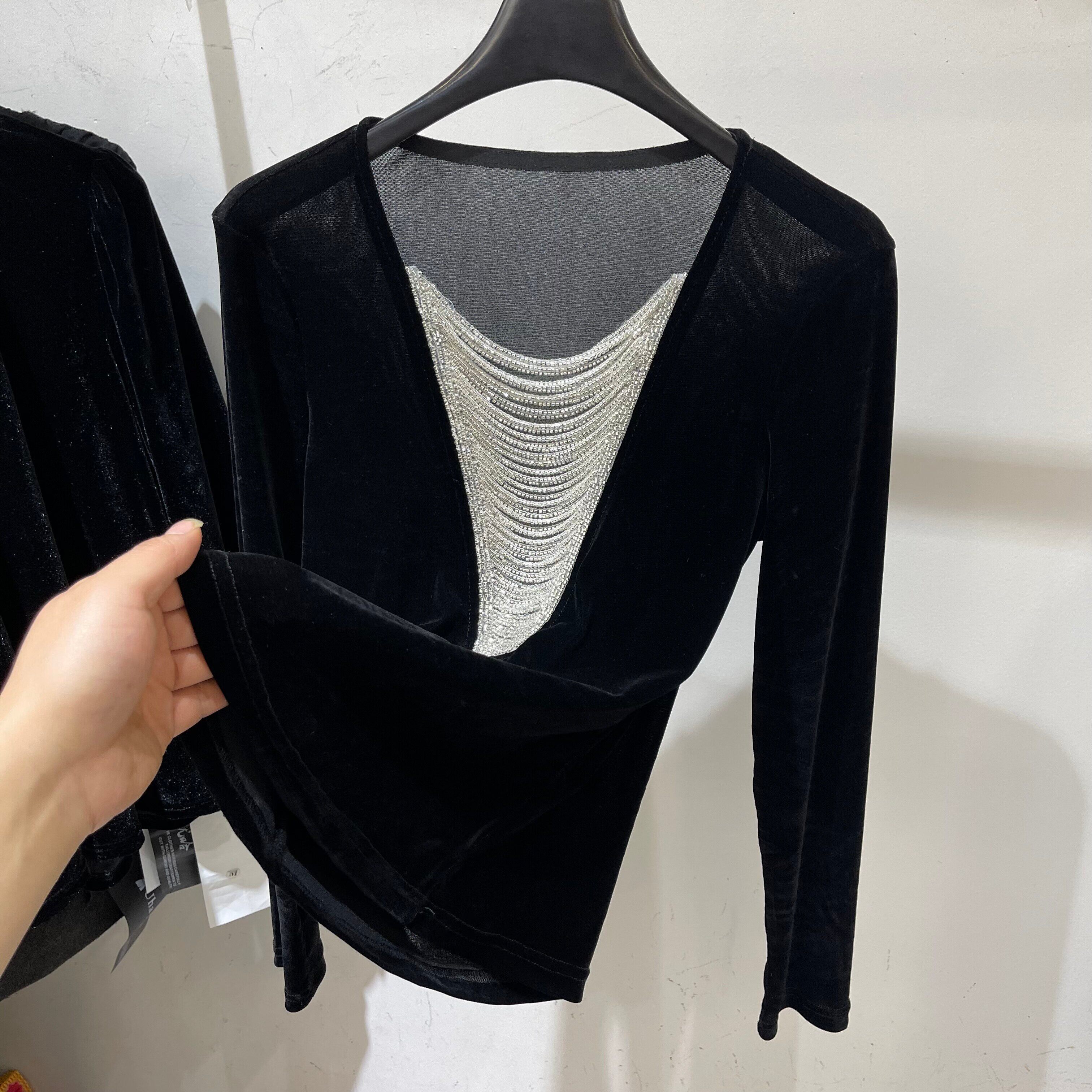 设计感串珠蕾丝拼接长袖丝绒T恤女2026早春新款修身个性打底衫潮