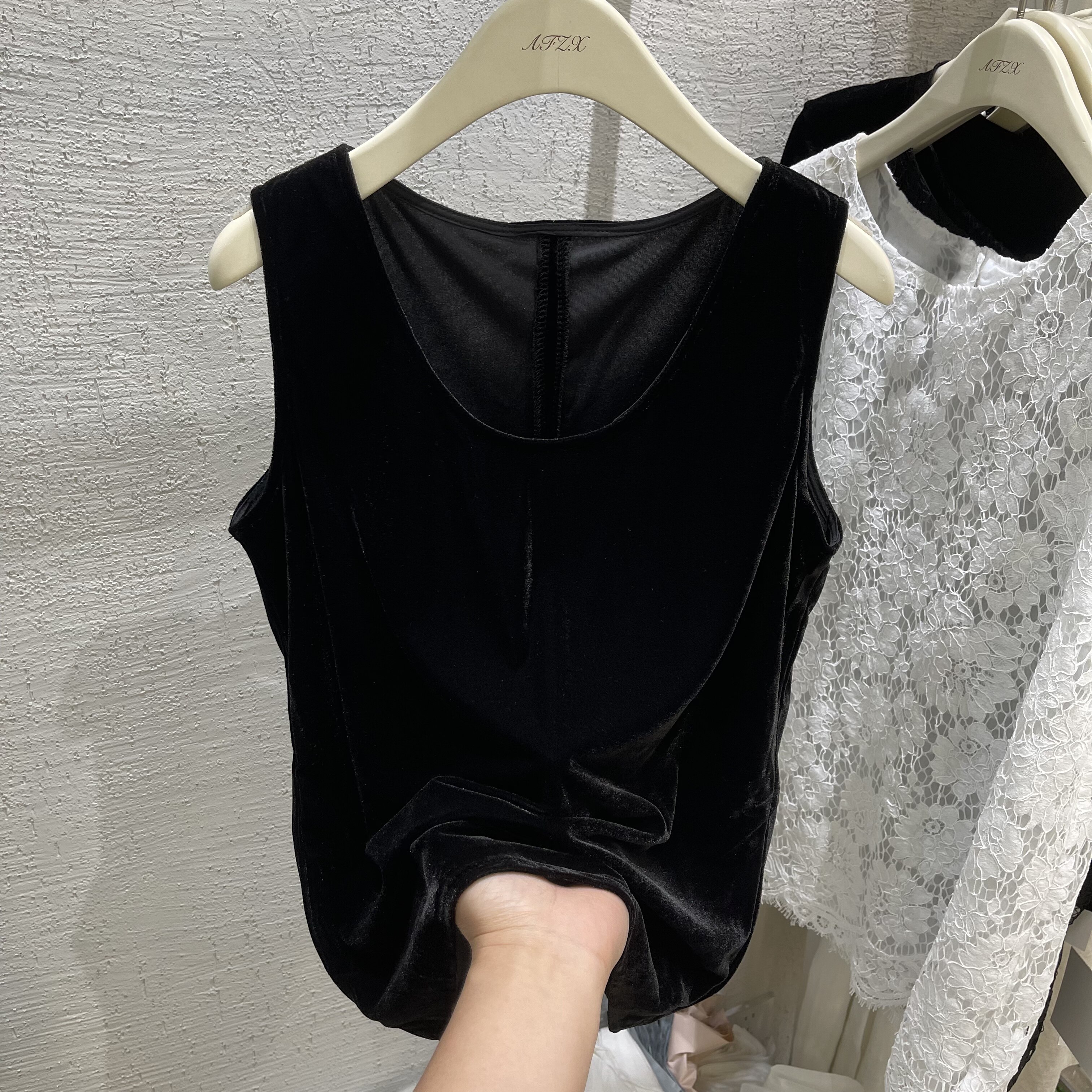 后背拼接开叉金丝绒无袖背心女