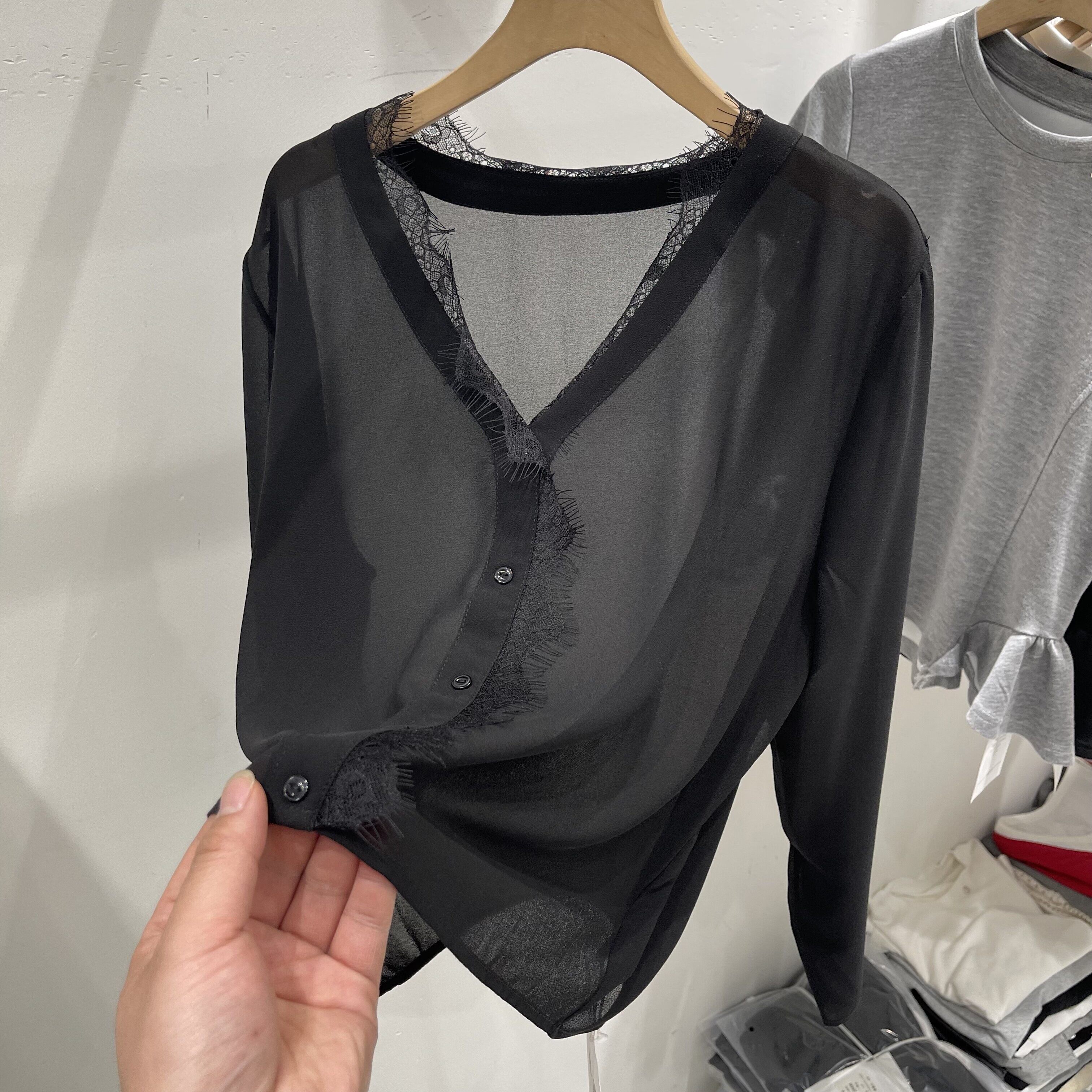 设计感V领蕾丝花边雪纺衫女2026夏季新款时尚甜美休闲防晒衫上衣