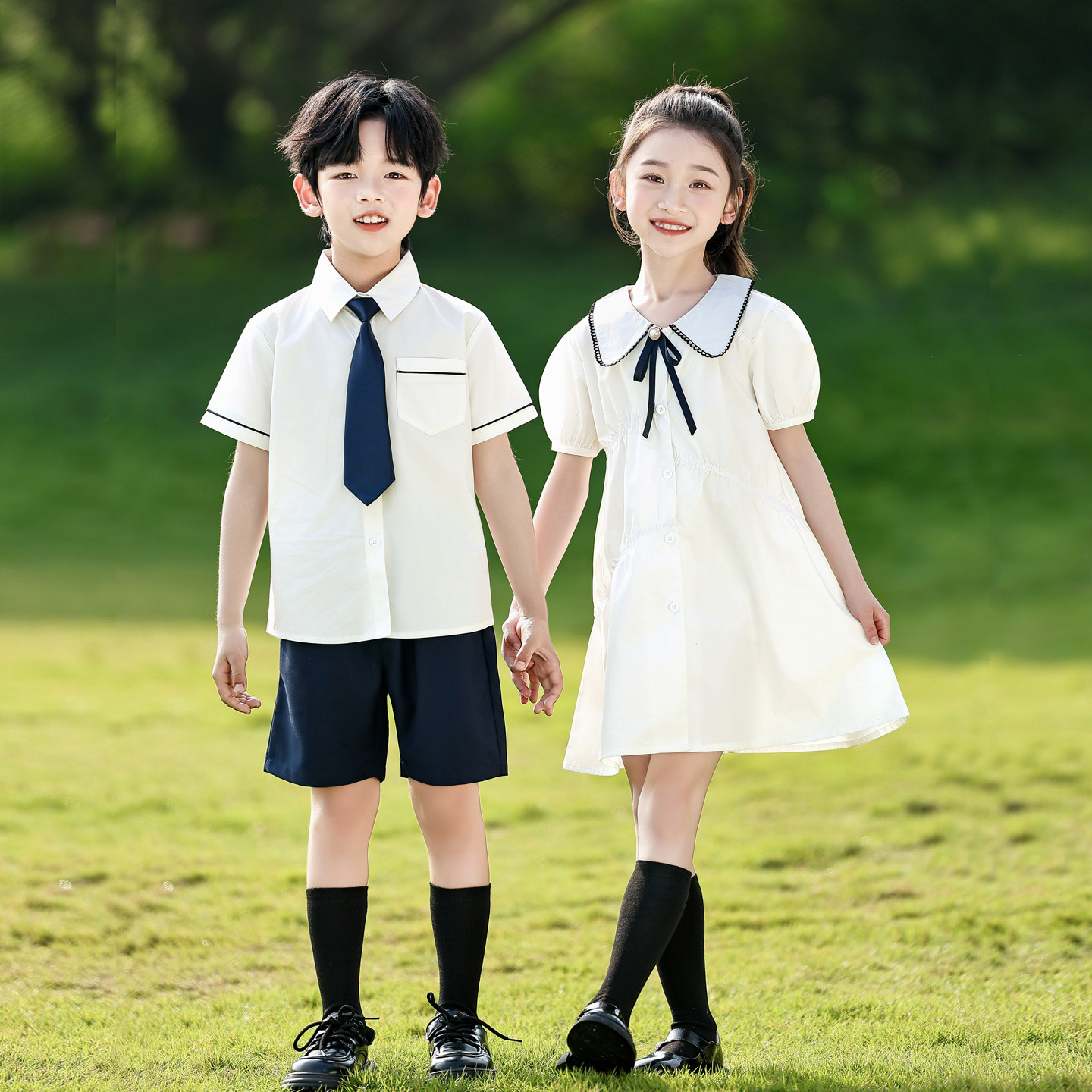 夏季短袖一模一样幼儿园校服定制图片