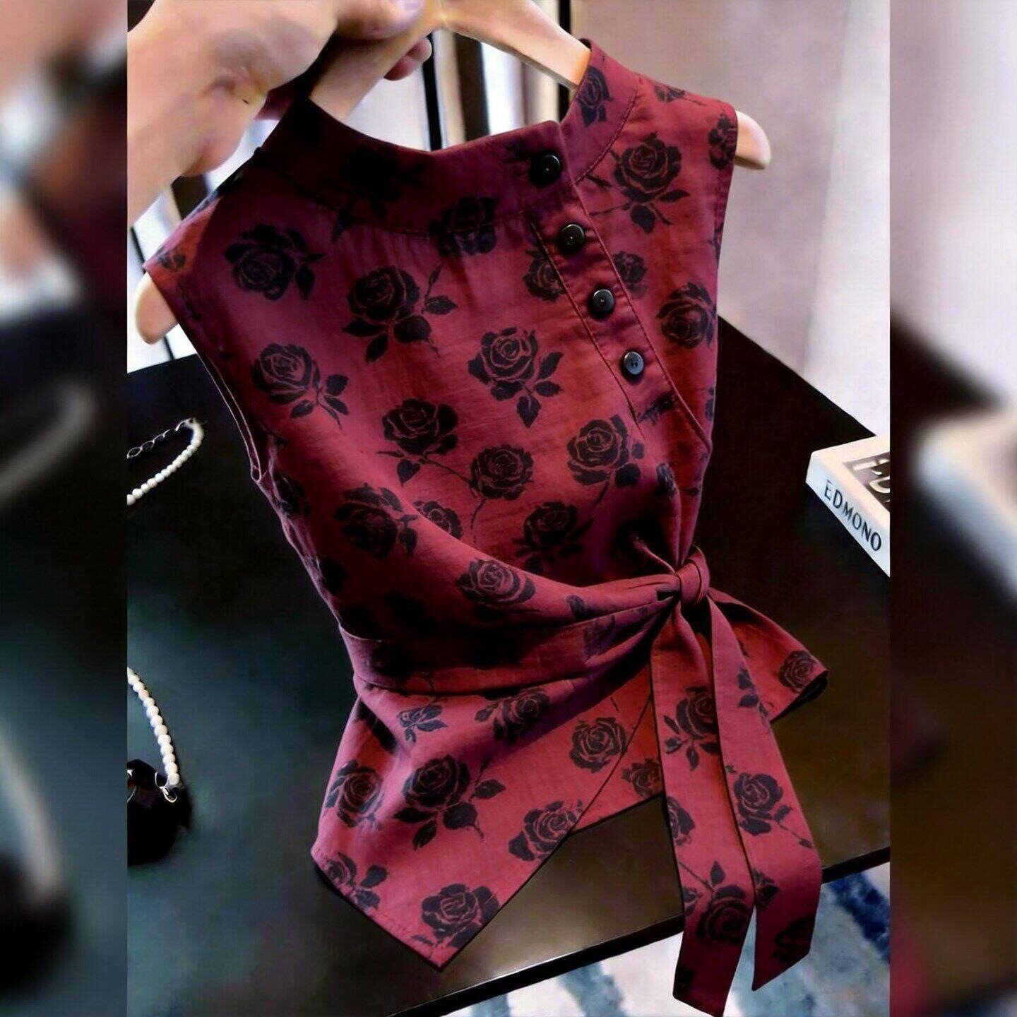 进口时髦漂亮洋气红色玫瑰花印花无袖上衣女通勤风设计感时尚气质图片