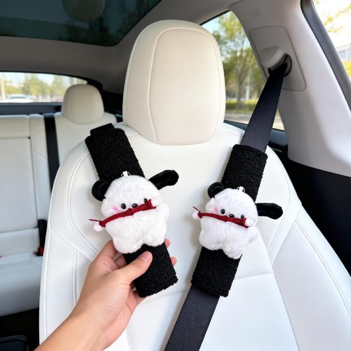 创意安全带毛绒套红围巾围兜帕恰狗公仔娃娃车载装饰玩偶护肩批发