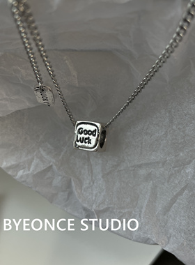 银色笑脸方块吊坠项链女新款爆款卫衣链轻奢小众设计感配饰XL005