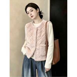 韩系羊羔毛圆领马甲外套女秋冬无袖珍珠扣坎肩背心减龄叠穿开衫潮