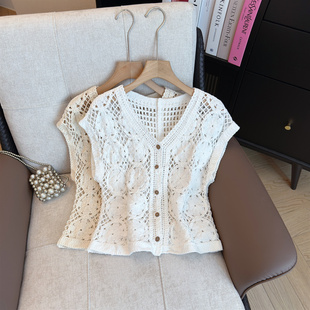 洋气镂空V领外搭短款 钩花蕾丝针织马甲女夏季 上衣潮 复古大码 法式