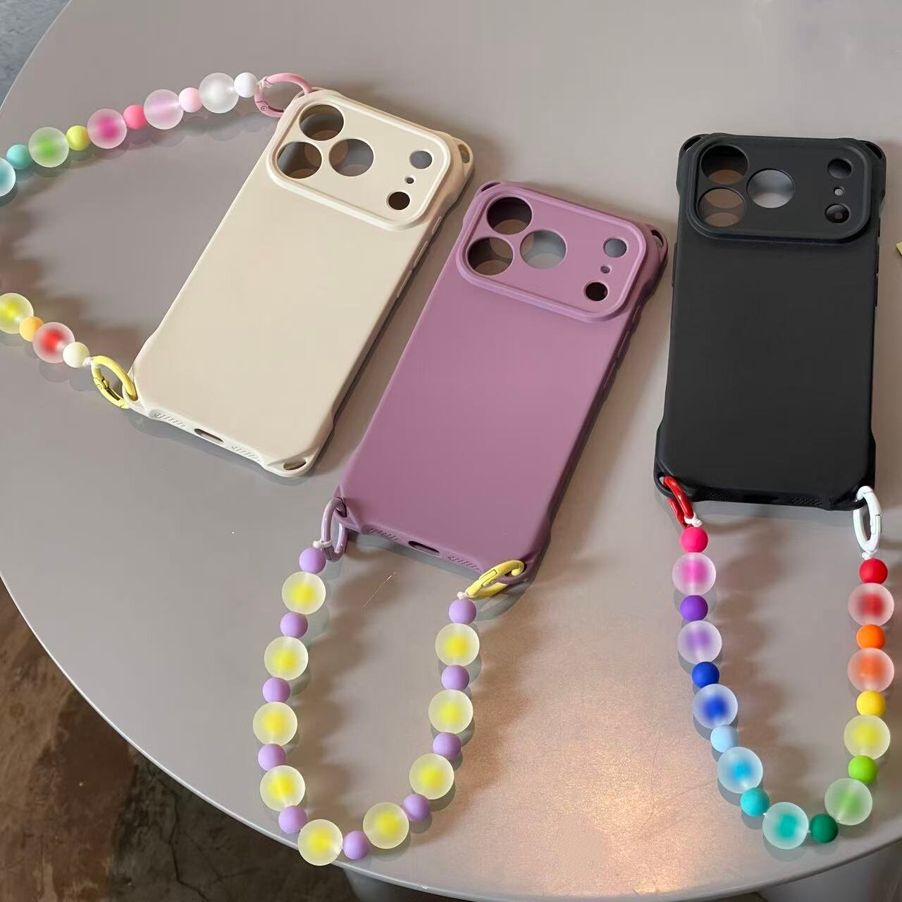 四角可挂ins简约纯色彩色圆珠手腕链条适用于苹果17手机壳Iphone16软15/14套13