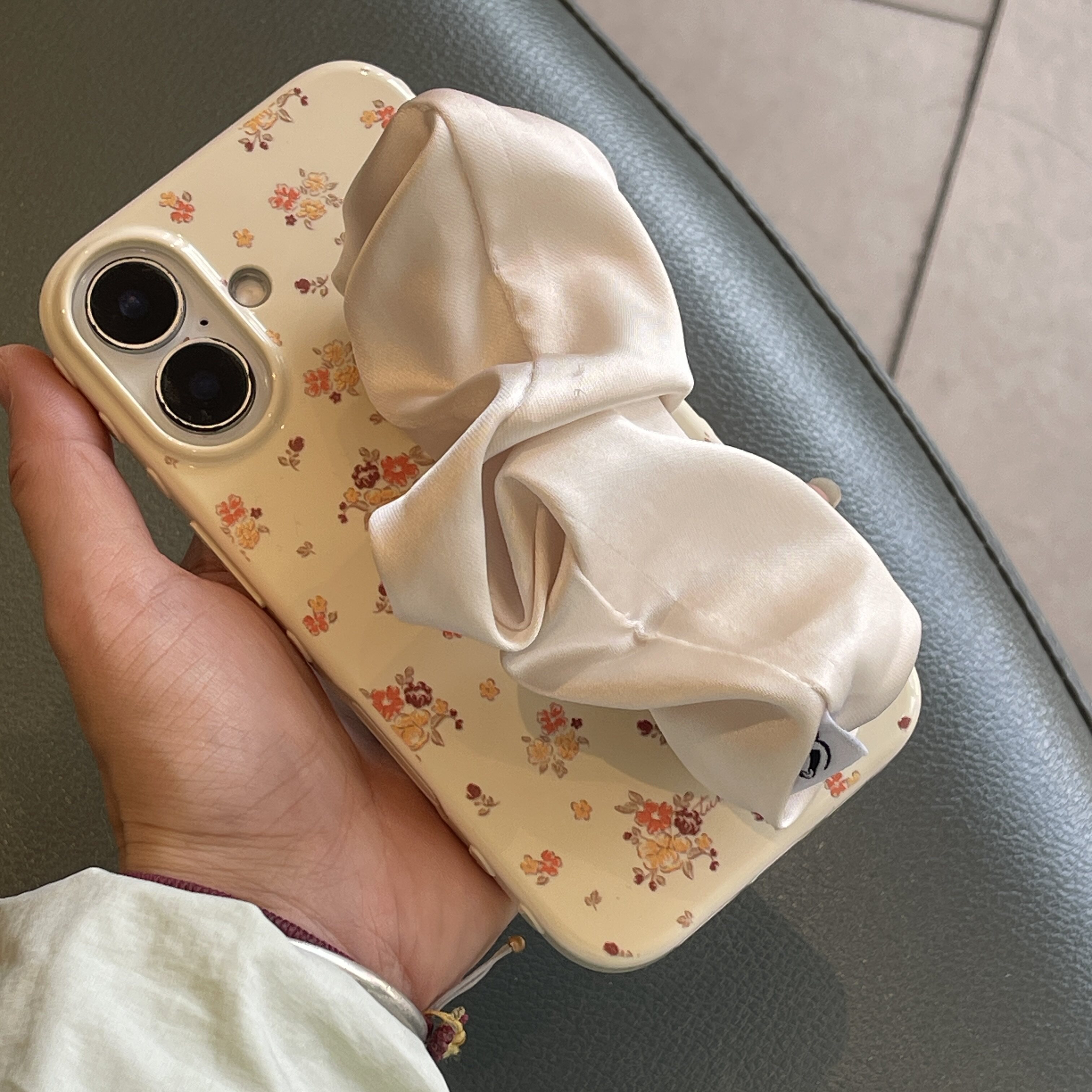 秋冬ins暖橘小翠花褶皱弹力手腕带适用于苹果17手机壳iphone16promax软15/14套13