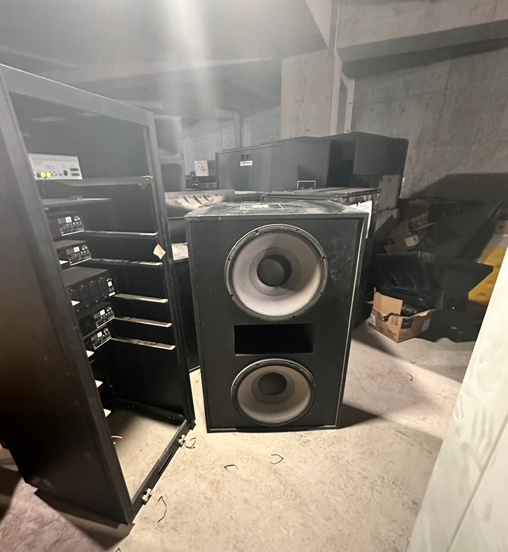 11月24日贵阳某公司经营设施设备网络拍卖公告