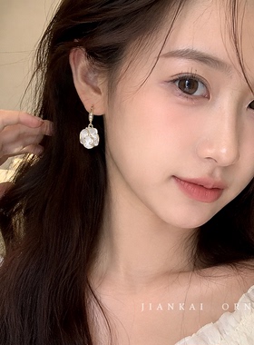 独特漂亮白色山茶花耳环女士2026