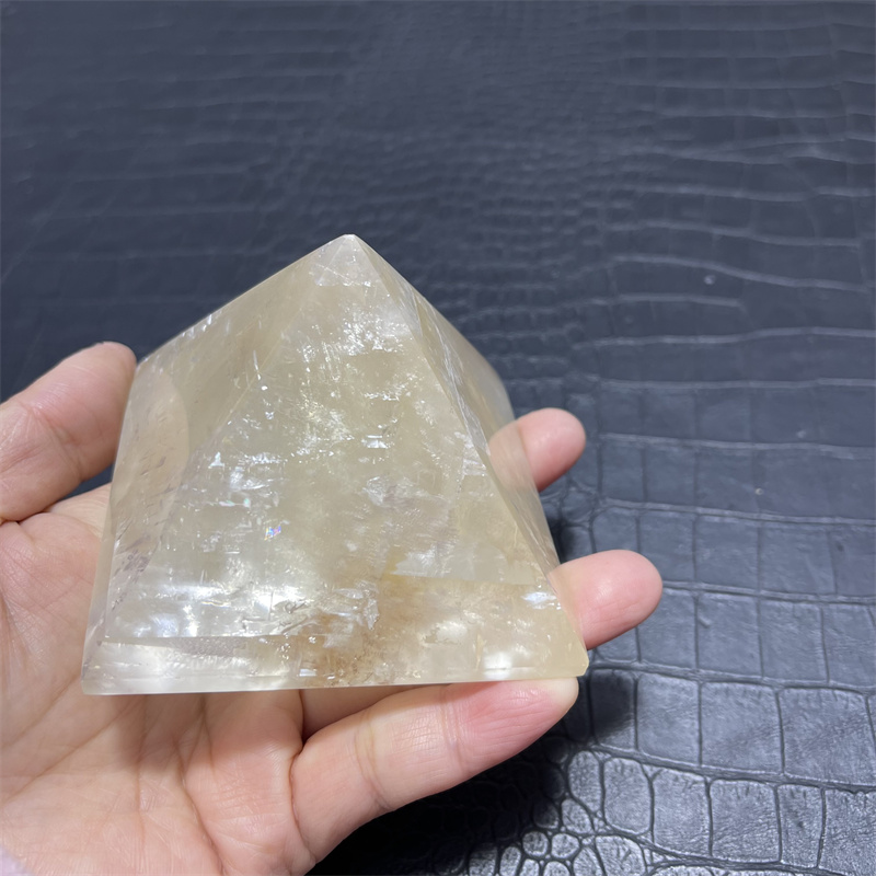 天然方解石冰洲石金字塔摆件三角标本矿石头家居桌面摆设装饰